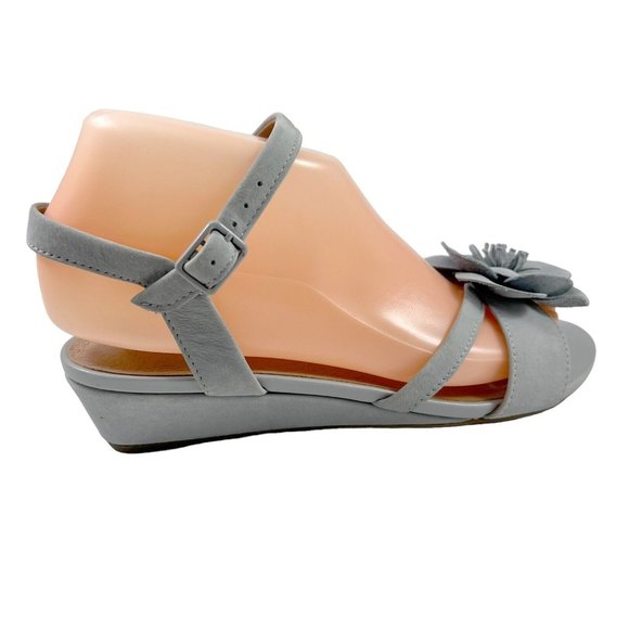 Clarks Artisan Sandals Parram Stella Blue Gray Nubuck Shoes Size 6.5 M Rosette - Picture 8 of 10
